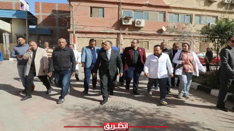 جولة مفاجئة لمحافظ الشرقية بمستشفى بلبيس ورسالة حاسمة: صحة المواطن خط أحمر