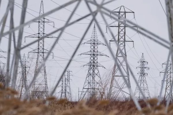تراجعُ إنتاج الكهرباء في كندا خلال يناير الماضي