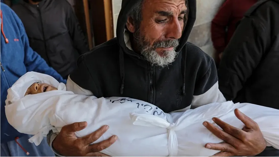 ارتفاع حصيلة الشهداء في قطاع غزة إلى 72,072 شهيدا