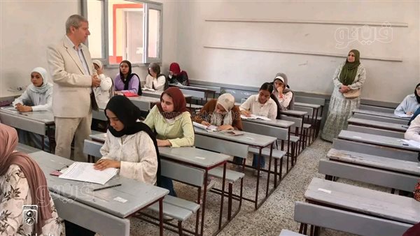 طلاب الشهادة الإعدادية بالشرقية يؤدون اليوم امتحان الدراسات الاجتماعية