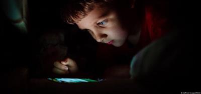 ألمانيا تشدد الرقابة على مواقع التواصل لحماية القاصرين