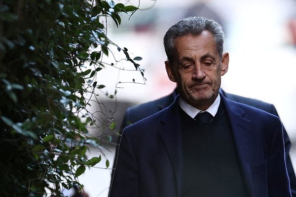 النيابة الفرنسية تطالب بسجن ساركوزي سبع سنوات