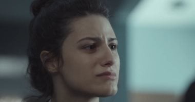 مسلسل صحاب الأرض الحلقة 6.. كيرا يغنم تطمئن على زوجها بعد استهداف المدرسة