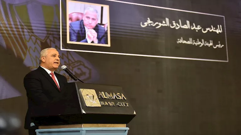 رئيس "الوطنية للصحافة": نهدي كتاب "رجل الأقدار" للرئيس السيسي والشعب ا