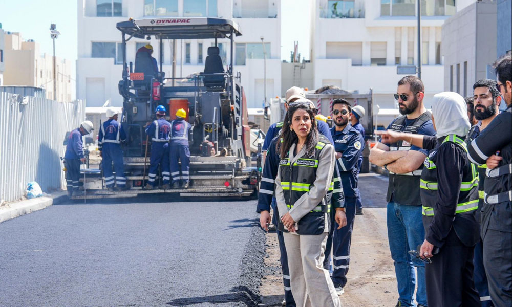 وزيرة الأشغال العامة تتفقد سير تنفيذ المشاريع في محافظة مبارك الكبير
