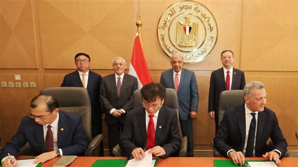 توقيع اتفاقيتين لإقامة محطتين منفصلتين لتخزين الطاقة بنظام البطاريات بمناطق الزعفرانة وبنبان
