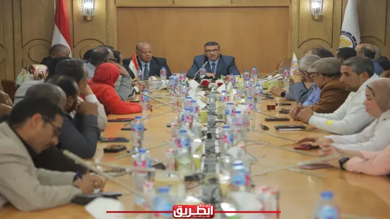 محافظ قنا لوسائل الإعلام: الصحافة شريك أساسي في مسيرة التنمية