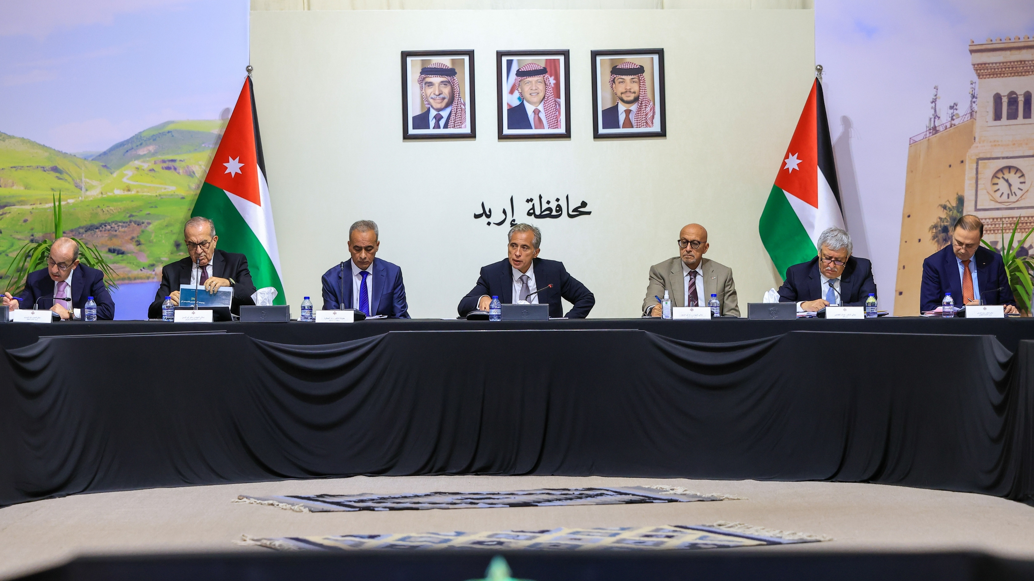 جو 24 : رئيس الوزراء: العام المقبل سيشهد ضخ مبلغ (9) مليارات دولار في الاقتصاد الأردني