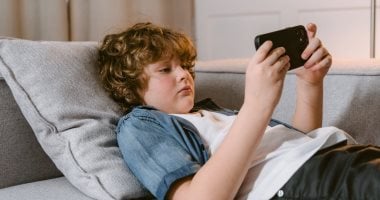 كيف تساعد طفلك فى رمضان على مشاهدة تطبيقات دينية ممتعة ومفيدة؟