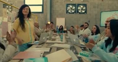 مسلسل فخر الدلتا الحلقة 28.. عمرو يصارح خديجة بماضيه ويعترف لها بحبه.. فخر يبحث عن فكرة إعلان قهوة وخديجة تبتكر الفكرة.. شركة فخر تتصدر الترند سلبيا ويتعرض لحملة تشويه.. وفخر فى ورطة بسبب زوج أخته واق