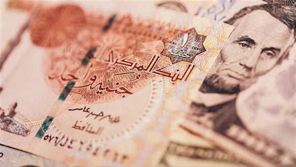 خبير مصرفي: فوز مصر في المونديال وراء تحسن الجنيه.. و”السعادة الاقتصادية” تدعم العملة المحلية