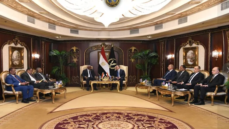 وزير الداخلية يستقبل نظيره السوداني
