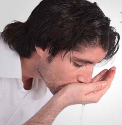 هل كثرة المضمضة في نهار رمضان تفسد الصيام؟