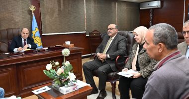 محافظ الغربية يفتح أبواب مكتبه لحل الشكاوى والوقوف على مطالب الأهالى