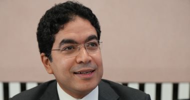 ضياء الدين داود يوافق على قانون سجل المستوردين وينتقد غياب وزير الاستثمار