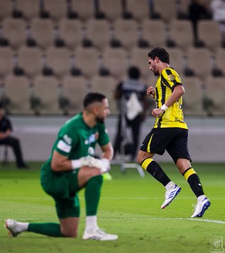 الاتحاد يصعق ضمك بهدف قاتل في الوقت بدل الضائع