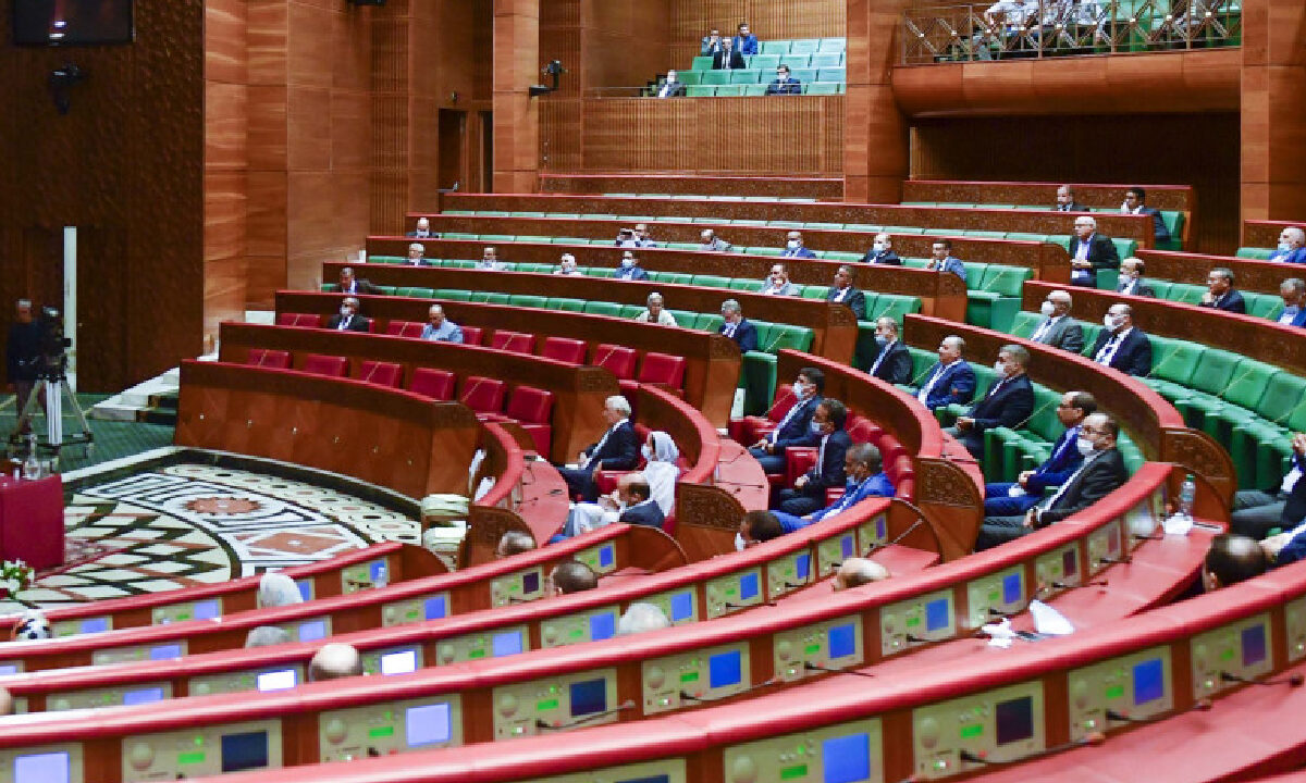 معارضة “المستشارين” تقيس حصيلة الحكومة بميزان الوعود وتنبه لـ”تآكل” القدرة الشرائية