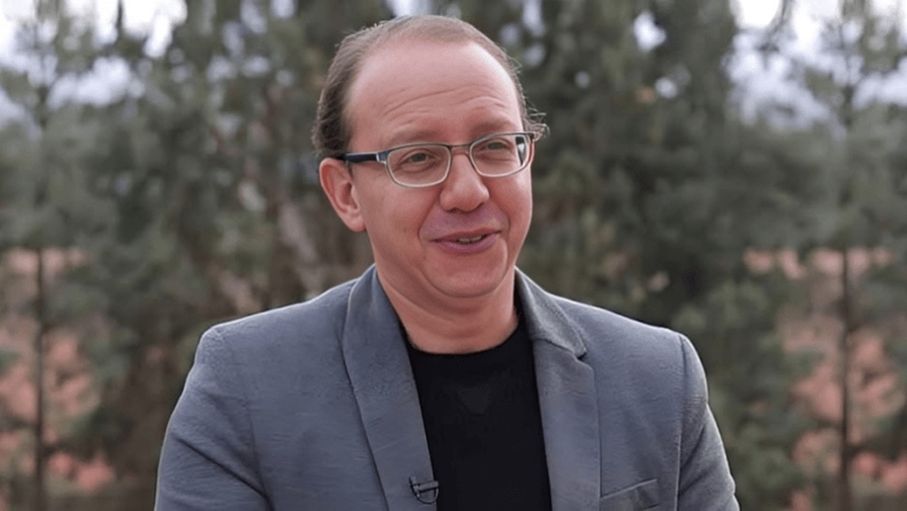 السلطات السورية تفرج عن الممثل معن عبد الحق