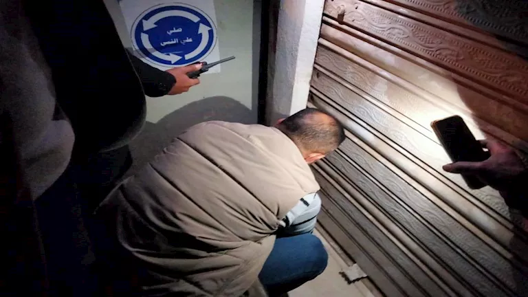 تشميع محال مخالفة لقرار رئيس الوزراء في كفر الشيخ