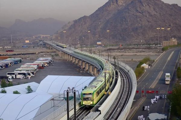 قطار المشاعر المقدسة.. منظومة نقل ذكية لخدمة أكثر من مليوني حاج في موسم 1447هـ