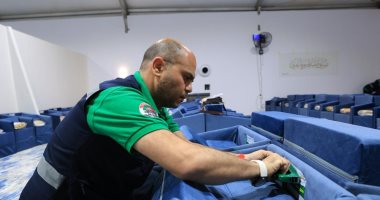 بعثة حج وزارة التضامن تتسلم مخيمات حجاج الجمعيات الأهلية فى عرفات ومنى.. الانتهاء من تركيب الملصقات التعريفية لتيسير وصول الحجاج إلى مواقعهم بسهولة.. غرفة عمليات على مدار الساعة للاطمئنان على توفير ال
