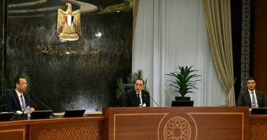 رئيس الوزراء: تعهدات من شركات دولية في قطاع البترول بضخ استثمارات تتجاوز 19 مليار دولار.. مدبولي: فخور بالشباب المصري عمال ومهندسين يعملون في الحفار القاهر 2.. يتمتعون بأعلى مستويات الكفاءة والاحترافي