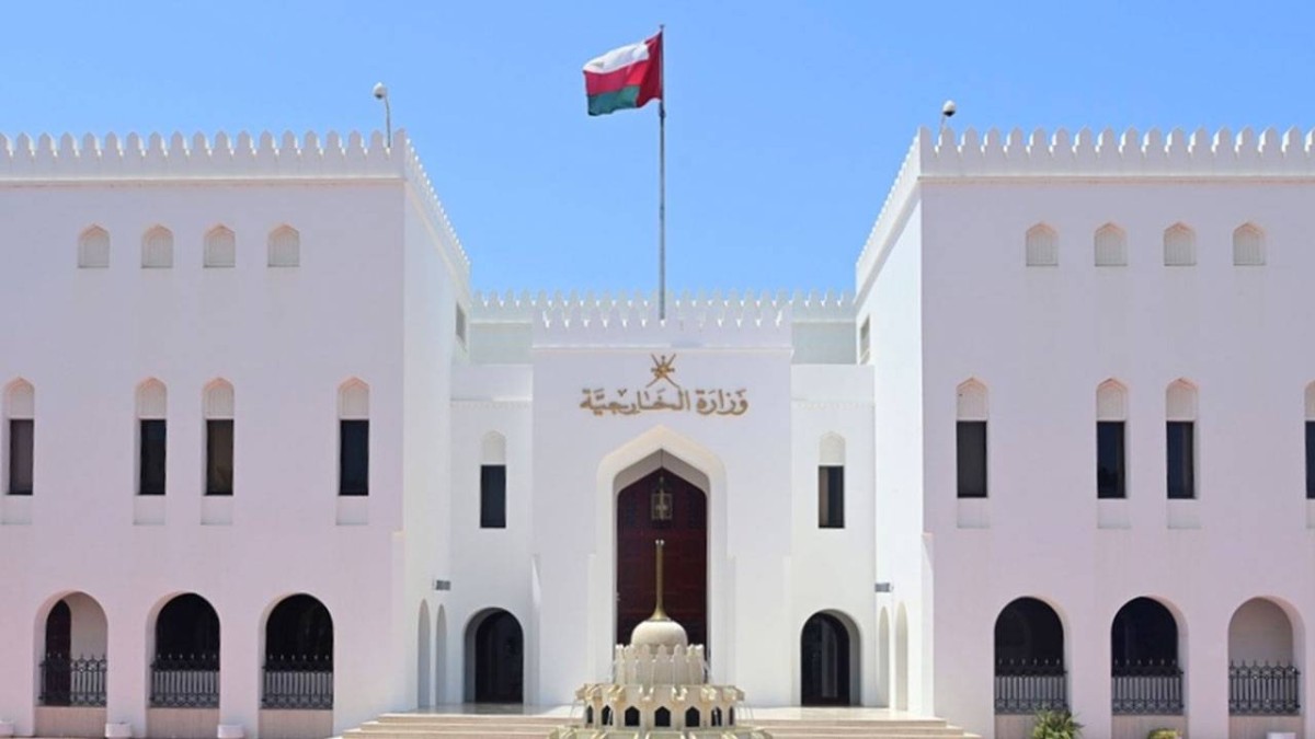 عمان تستدعي السفير الإيراني وتحتج رسمياً على هجمات بطائرات مسيرة استهدفت مسندم والوسطى