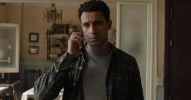 مسلسل عين سحرية الحلقة 1.. عصام عمر مهندس تركيب كاميرات مراقبة وشقيقه يحرجه بعد سرقة محل.. ووالد حبيبته يصدمه برفض خطبتها ويخرجه مكسور الخاطر.. ومالك الشقة يطلب منه شرائها أو طرده منها