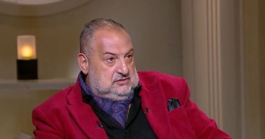 خالد الصاوى يكتب لـ"اليوم السابع" عن الزعيم: عادل إمام علّمنا أن الكوميديا قد تكون أعمق من التراجيديا حين يحملها فنان بحجمه ووعيه.. وكنت أتساءل دائمًا كيف يصنع العبقرية بهذه البساطة؟