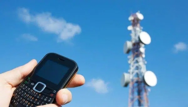 عزلة رقمية تخنق دواوير بزاكورة وفاعلون محليون يدقون ناقوس الخطر