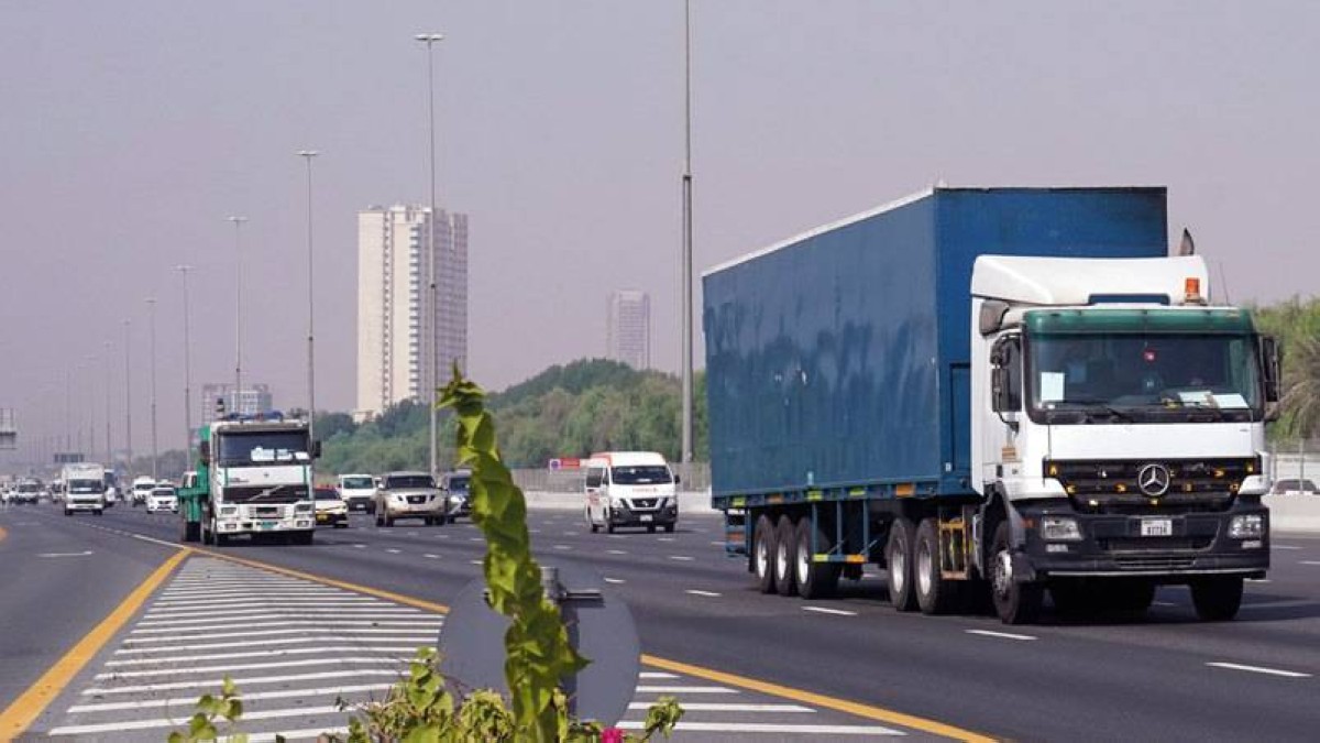 تمديد رفع حظر حركة الشاحنات على شوارع دبي حتى 22 مارس