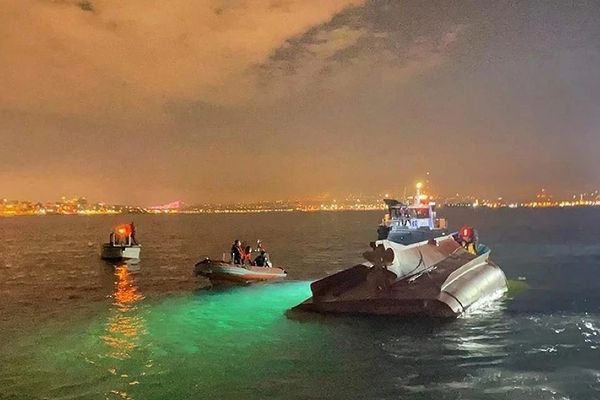 مقتل شخص وإصابة آخرين جراء هجوم على قارب صيد تركي في البحر الأسود