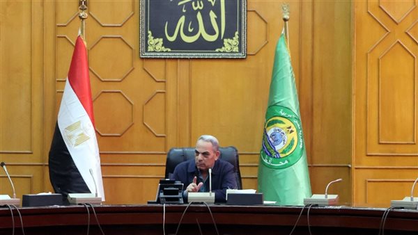 محافظ الإسماعيلية: تشكيل لجنة لإعداد مقترح تسعير عدد من السلع الاستراتيجية