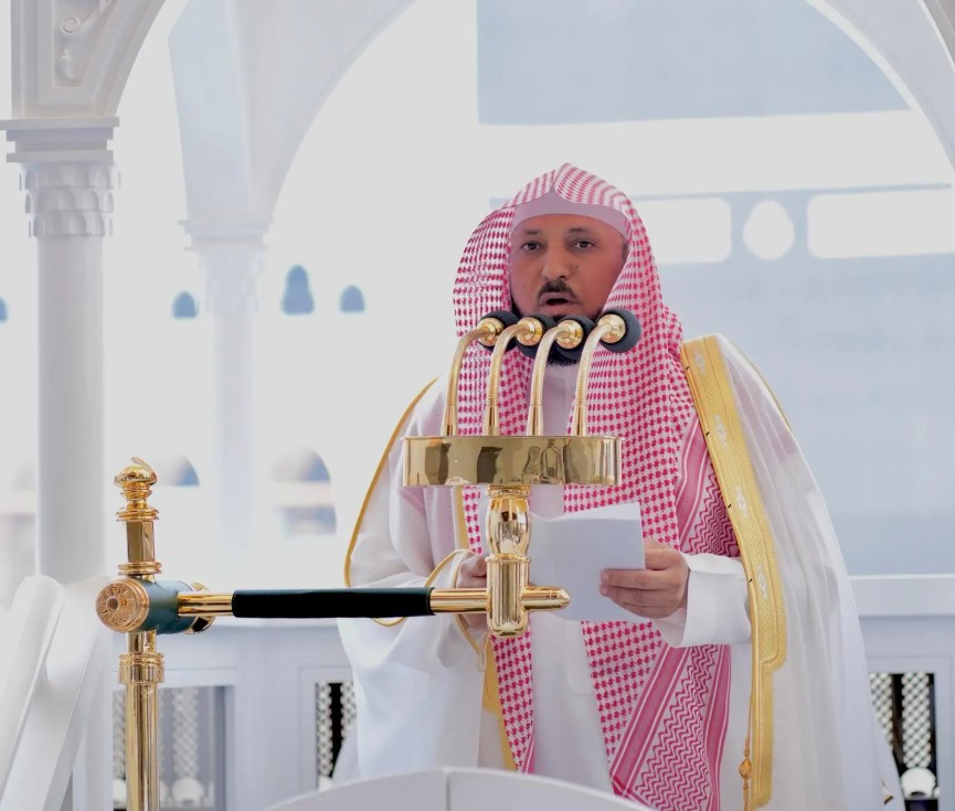 خطيب المسجد الحرام: اغتنموا رمضان بتلاوة القرآن وتطهير القلوب