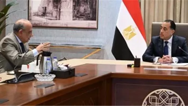 مدبولي يتابع ملف الكهرباء بعد التعديل الوزاري.. وتسريع دخول الطاقات المتجددة للشبكة