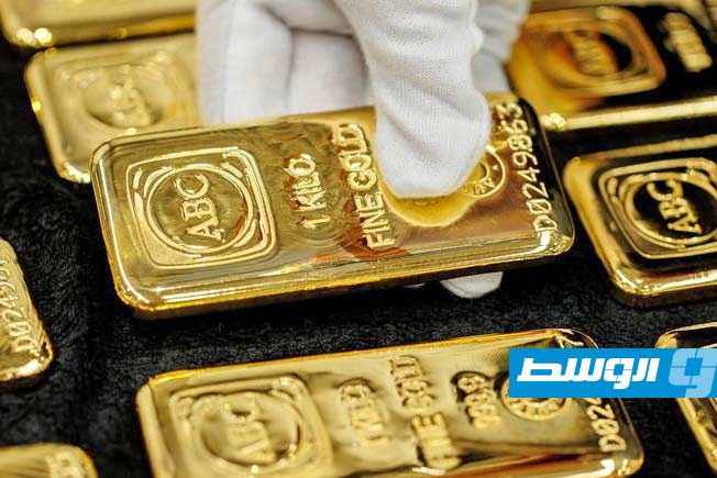 تراجع أسعار الذهب مع صعود الدولار والنفط وترقب قرار ترامب حول إيران