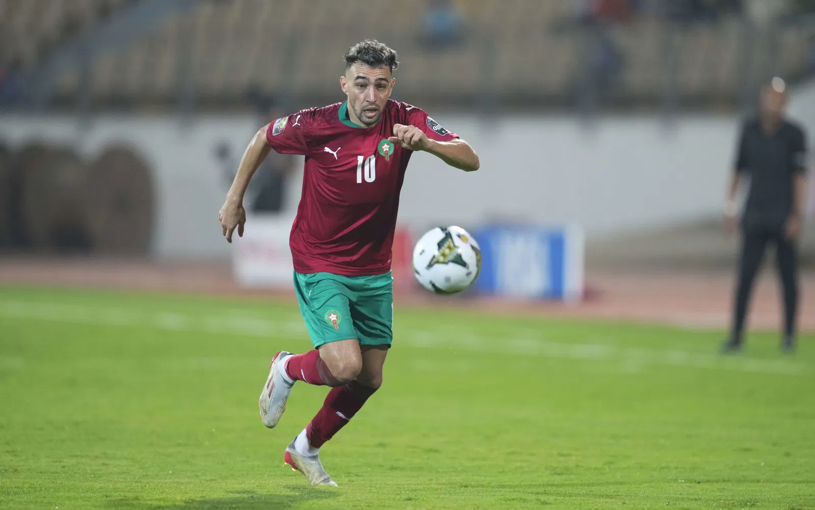 تفاصيل مثيرة في هروب اللاعب منير الحدادي من إيران بسبب الحرب