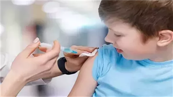 استشاري يكشف أهمية تطعيمات الروتا والمكورات الرئوية للأطفال