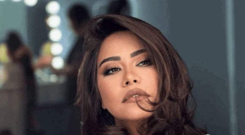 فيديو...شيرين عبد الوهاب تغني لعمرو دياب