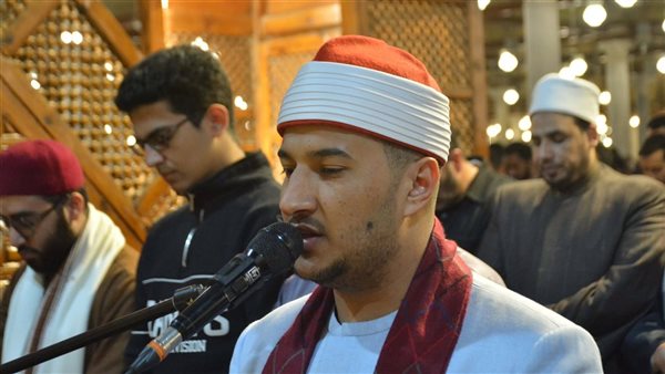بعد تتويجه في“دولة التلاوة"، أشرف سيف يؤم المصلين في عمرو بن العاص ليلة السابع والعشرين
