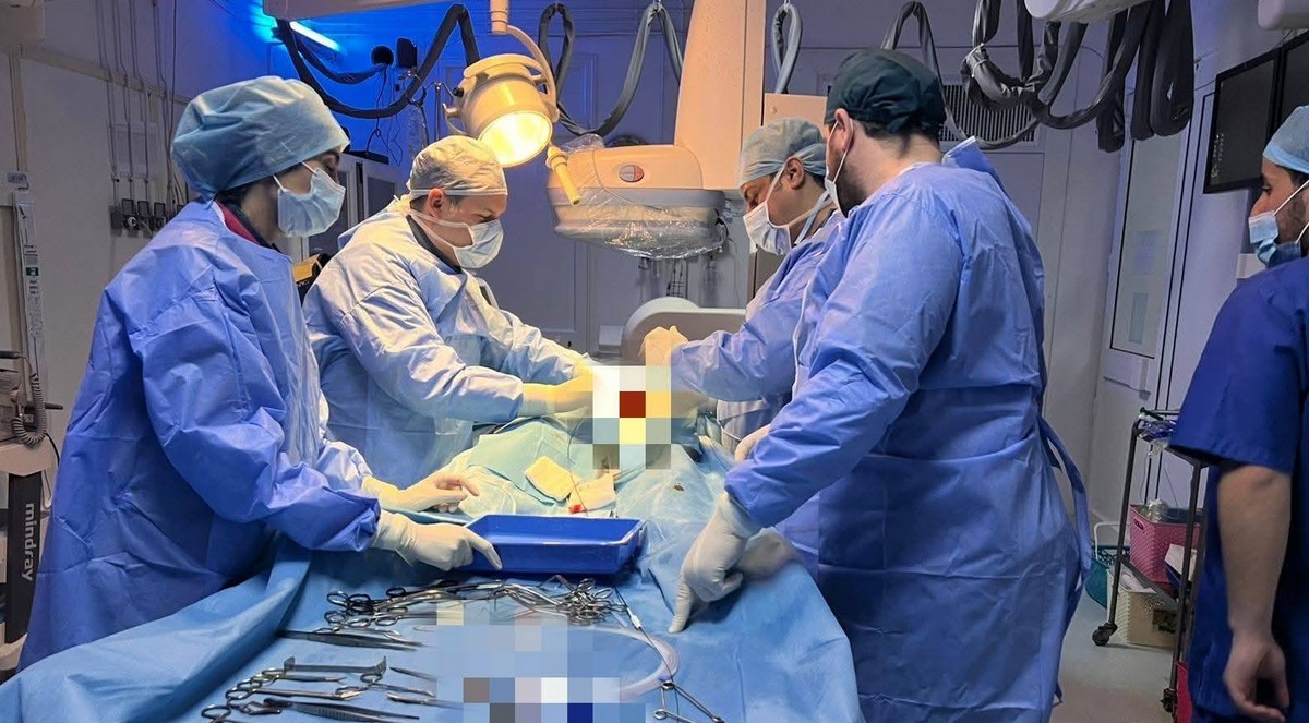 صفاقس المستشفى الجامعي الهادي شاكر : نجاح أول عملية زرع لجهاز تنظيم ضربات القلب دون أسلاك