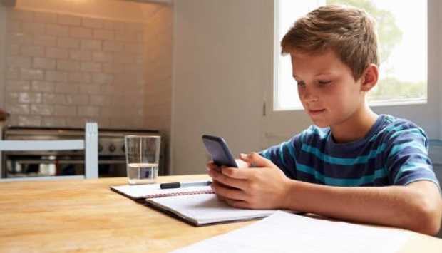 قبرص تحظر استخدام وسائل التواصل الاجتماعى للأطفال دون سن 15 عاما