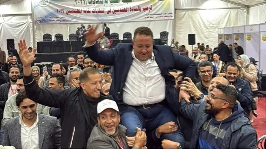 فوز سياسي ناصري بمقعد نقيب المهندسين