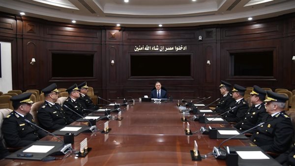 وزير الداخلية يتابع خطط تأمين احتفالات المواطنين بعيد الفطر
