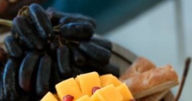 للمصيف والرحلات الطويلة.. أكلات عملية تتحمل الحرارة ولا تتلف سريعًا