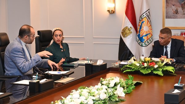 محافظ جنوب سيناء يتابع تنفيذ استراتيجية «المدينة الخضراء» بشرم الشيخ