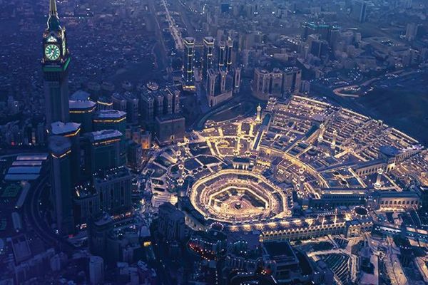 وزارة الحج والعمرة توقف 21 شركة عمرة عن تقديم خدماتها