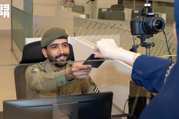 جوازات منفذ الحديثة تنهي إجراءات مغادرة ضيوف الرحمن بعد أدائهم فريضة الحج