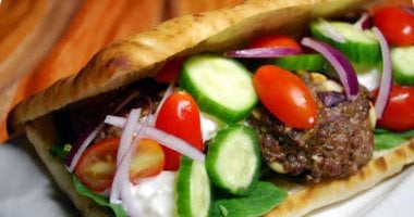 طريقة عمل ساندوتشات الكفتة البيتى بطعم المطاعم