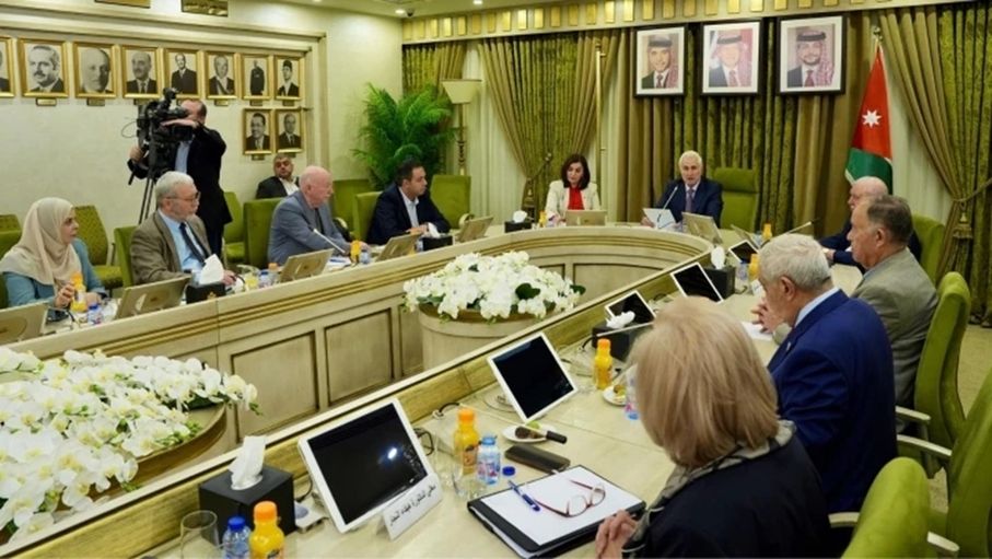 "تربوية الأعيان" تبحث توظيف الذكاء الاصطناعي في تطوير المرافق العامة